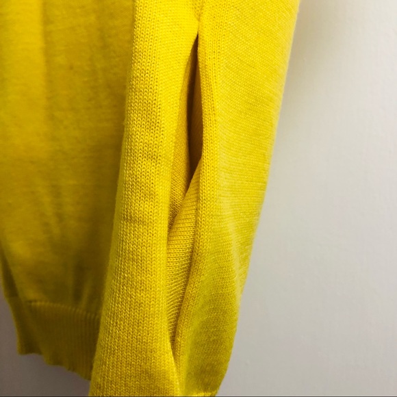Yellow short sleeve 100% wool mock turtleneck with pockets! - Picture 4 of 4